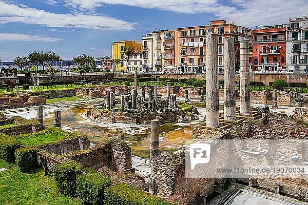 Römische Ruinen vom Macellum  Pozzuoli  Golf von Neapel  Kampanien  Süditalien  Italien  Europa