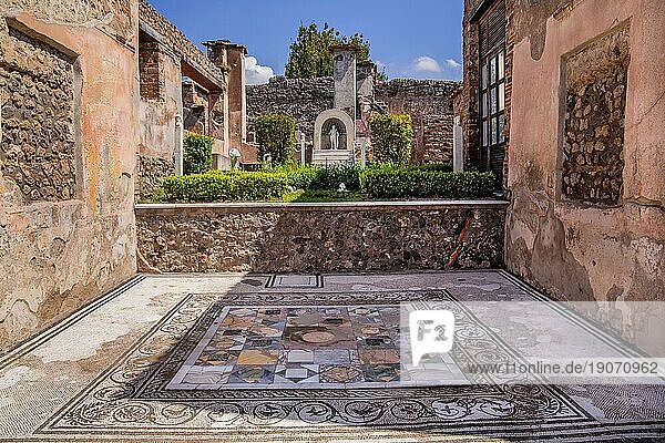 Fußbodenmosaik im Ausgrabungsgebiet  Pompei  Golf von Neapel  Kampanien  Süditalien  Italien  Europa