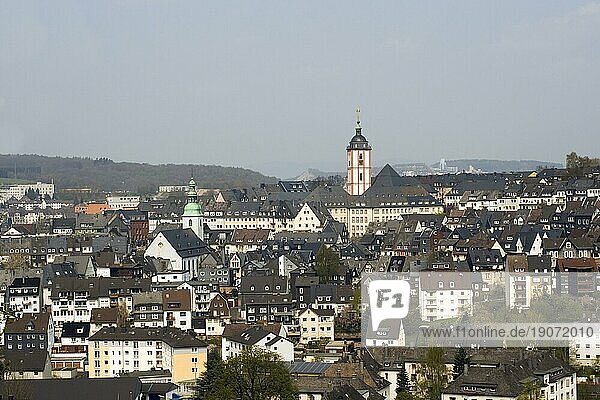 Die Altstadt von Siegen mit der Nikolaikirche und Rathaus