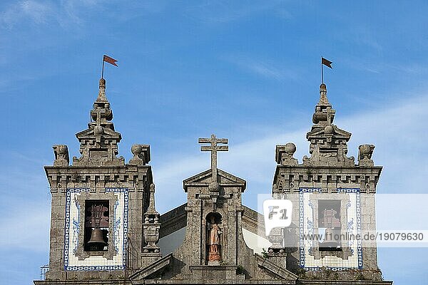 Glockentürme der Kirche St. Ildefonso (Igreja de Santo Ildefonso) in Porto  Porto  Portugal  barocke Architektur aus dem 18  Europa