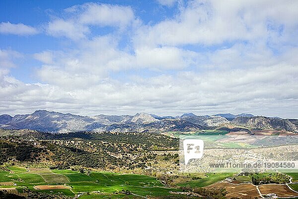 Malerische Landschaft in Andalusien in Südspanien  Komposition mit Platz für Text
