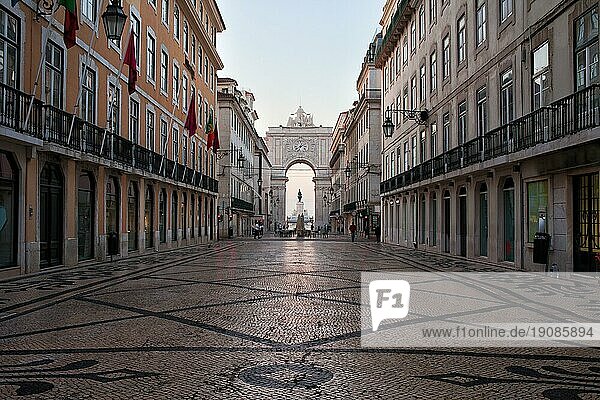 Rua Augusta Hauptfußgängerzone am Morgen  Stadt Lissabon  Portugal  Europa
