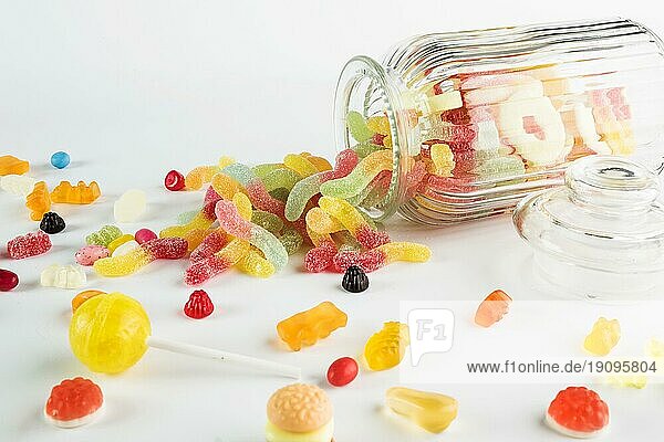 Nahaufnahme Süßigkeiten in der Nähe des Glases