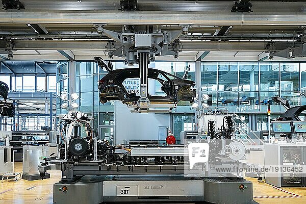 In der Gläsernen Manufaktur in Dresden produziert Volkswagen seit Jahresbeginn den vollelektrischen ID.3
