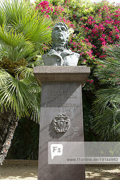 Europa  Italia  Sardegna  Sassari  monumento al patriota Giovanni Maria Angioy.