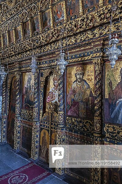 Innenraum  Altar  Fresken  Kloster Moni Thari bei Laerma aus dem 12. Jhd.  dem heiligen Michael geweiht  eines der wichtigsten religioesen Stätten auf Rhodos  Griechenland  Europa