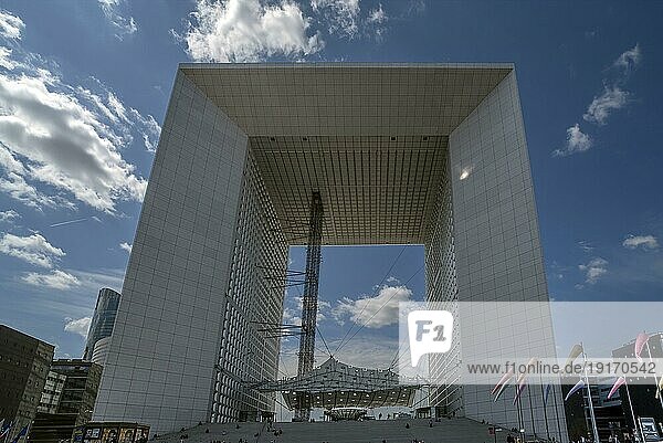 Le Grand Arche Dimension H 110 9 m B 106 9 m L 112 m im