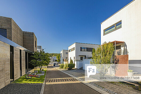Germany  Baden-Wurttemberg  Esslingen  Modern suburban houses in summer