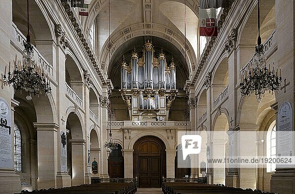 Innenaufnahme  Kirchenschiff  Orgel  Cathédrale Saint-Louis-des-Invalides  Invalidendom  Dôme des Invalides  Église du Dôme  Grabmal Napoleons  Paris  Frankreich  Europa