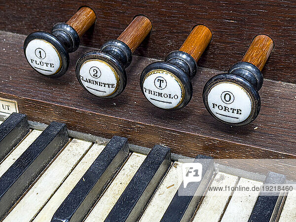 Piano drawbars
