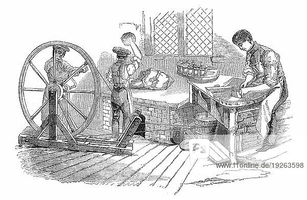 Ein Tag in den königlichen Porzellanwerken in Worcester: Töpferscheibe  Töpfer  Ball Maker und Wheel Turner bei der Arbeit. Kupferstich aus einer britischen Zeitschrift von 1843