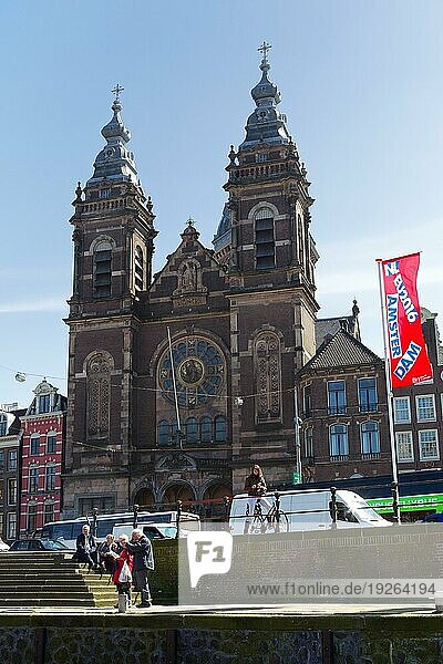 Basilika St. Nikolaus in Amsterdam  Niederlande im Frühling. Nikolaus in der Innenstadt von Amsterdam  Niederlande im Frühling