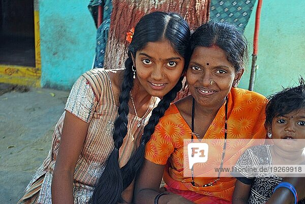 Zwei Frauen in Südindien