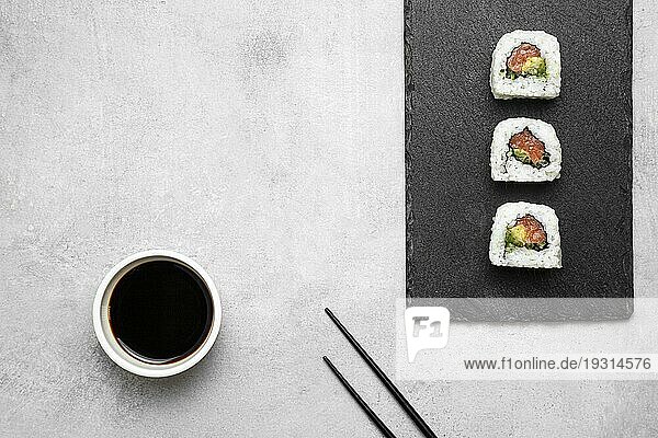 Köstliche Sushi Tafel ansehen