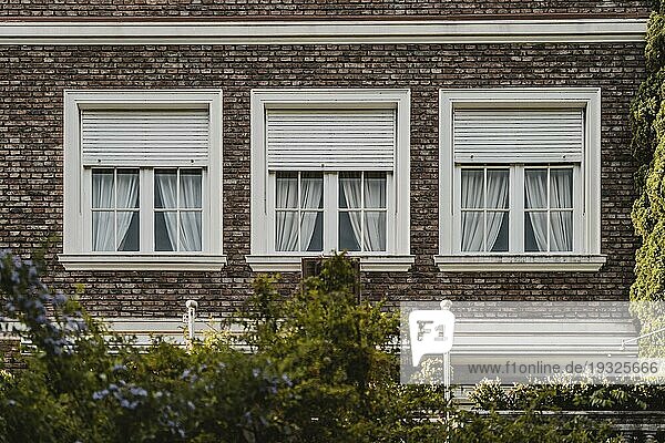 Fenster Mehrfamilienhaus Stadt