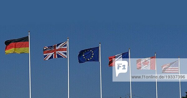 Europäische Flaggen wehen im Wind