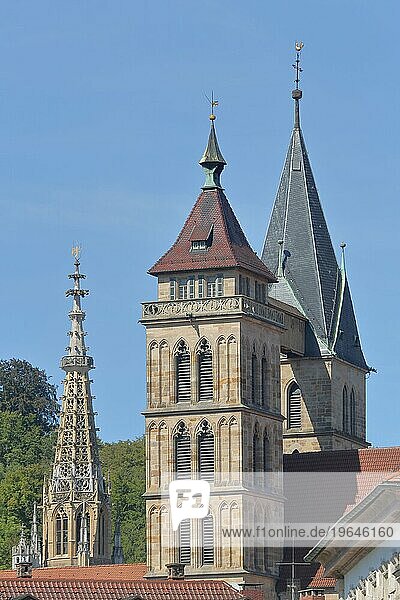 Kirchtürme der gotischen Frauenkirche und gotischen Stadtkirche St. Dionys mit Doppeltürme  drei  Esslingen  Baden-Württemberg  Deutschland  Europa