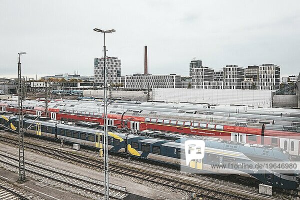 Regionalbahnen vor dem Münchner Hauptbahnhof