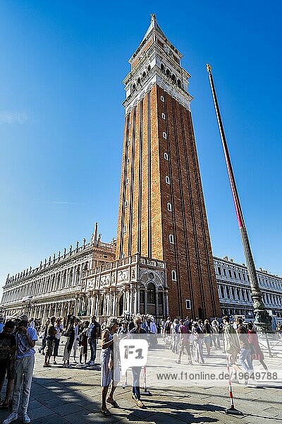 Markusturm am Markusplatz  Venedig  Italien  Europa