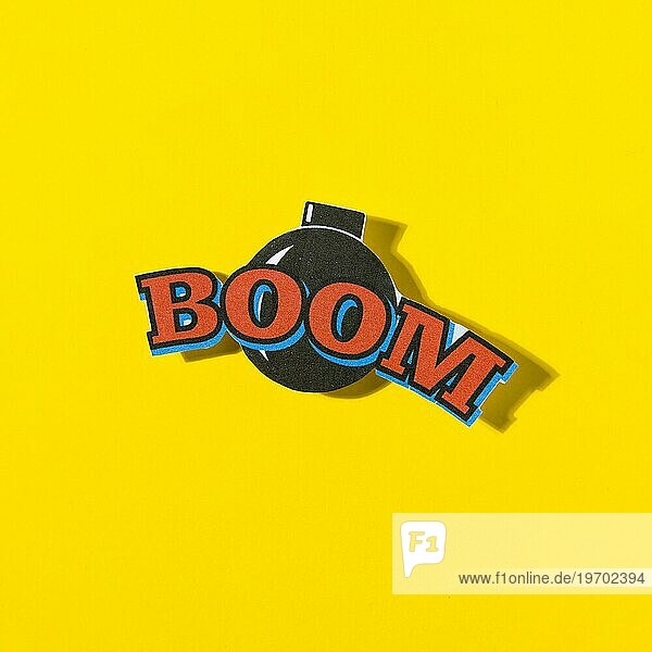 Boom Comic Text Sprechblase mit Bombe gelben Hintergrund