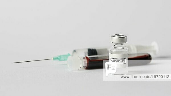 Vorderansicht Impfstoffelemente Blutprobe
