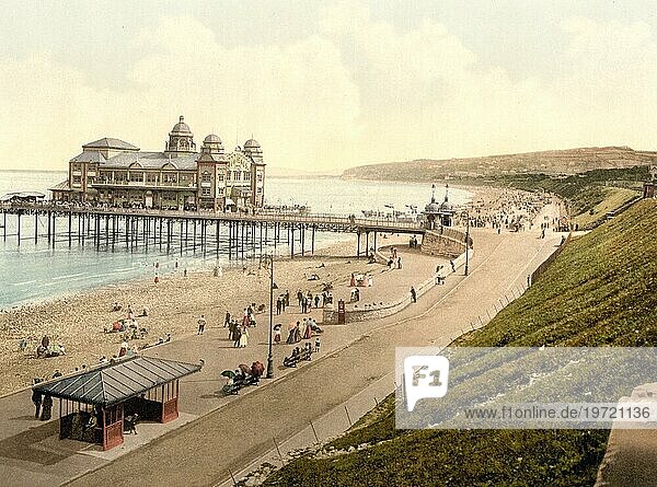 Pier und Pavillion  Colwyn Bay  Bae Colwyn  eine Stadt sowie ein Seebad im nördlichen Wales  1880  Historisch  digital verbesserte Reproduktion eines Photochromdruck der damaligen Zeit