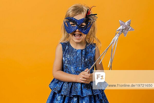 Kleines Mädchen Fee Kostüm mit Maske Zauberstab
