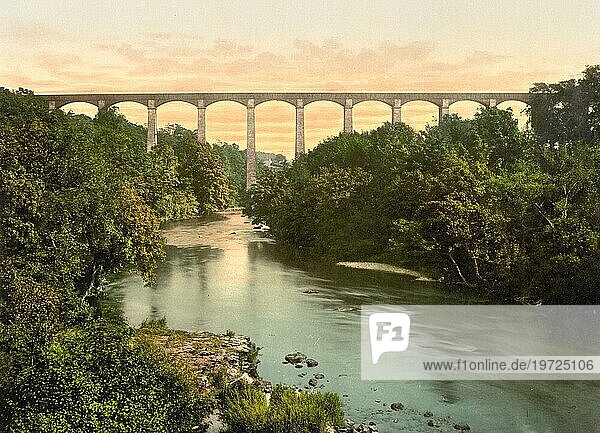 Pontycysylltau aqueduct  Llangollen  ein Marktflecken und eine Community in der Grafschaft Denbighshire im Nordosten von Wales  1880  Historisch  digital verbesserte Reproduktion eines Photochromdruck der damaligen Zeit