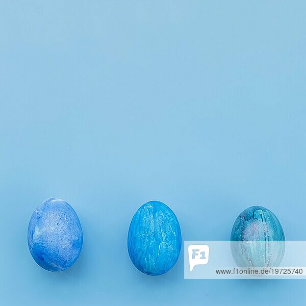 Blaue Eier blaür Hintergrund