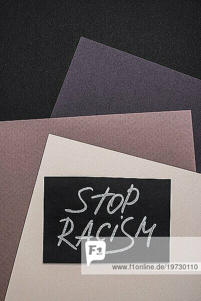 Ansichtskarte mit Stop Rassismus