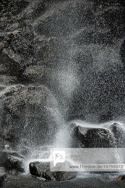 Wasserfall  Wasser  Steine  fließend  frisch  Frische  Klima  sauber  rein  klar  Umwelt  Natur  Hintergrund  Textur