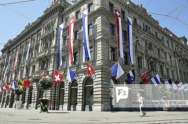 Schweiz: Hauptsitz der Credit Suisse am Paradeplatz in Zürichcity
