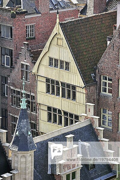 Haus mit Holzfassade  das Haus von Jan Brouckaerd in Gent  Belgien  Europa