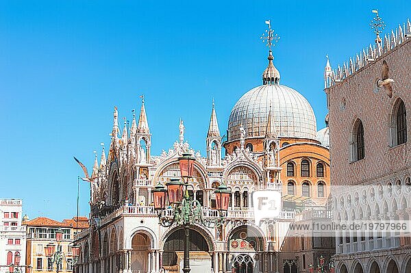 Der Markusplatz in Venedig. Blick auf die Basilika.