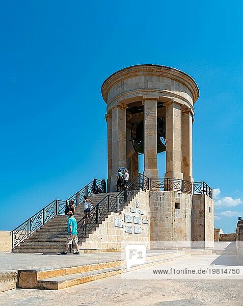 Ein Bild des Siege Bell War Memorial (Valletta)