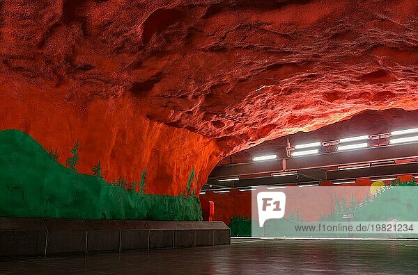 Ein Bild der von der Natur inspirierten Ubahnstation Solna Centrum