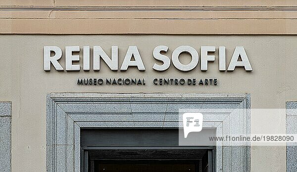 Ein Bild vom Eingang des Museo Nacional Centro de Arte Reina Sofía