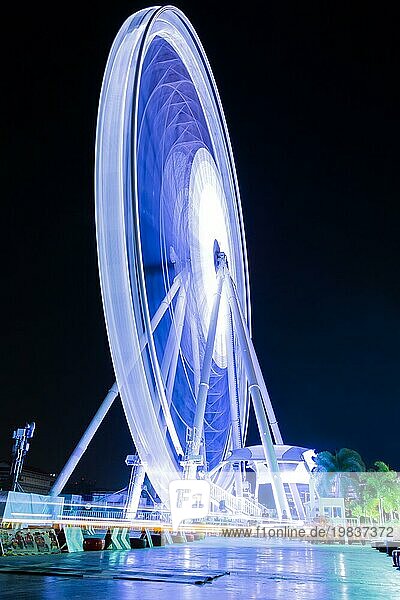 Riesenrad bei Nacht. Langzeitbelichtung