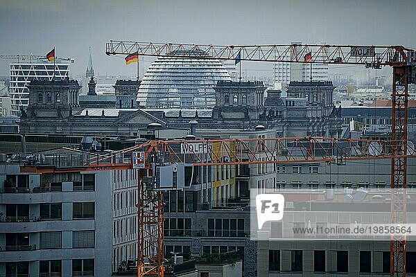 View of the dome of the Reichstag building in Berlin Mitte. Berlin  21.11.2023
