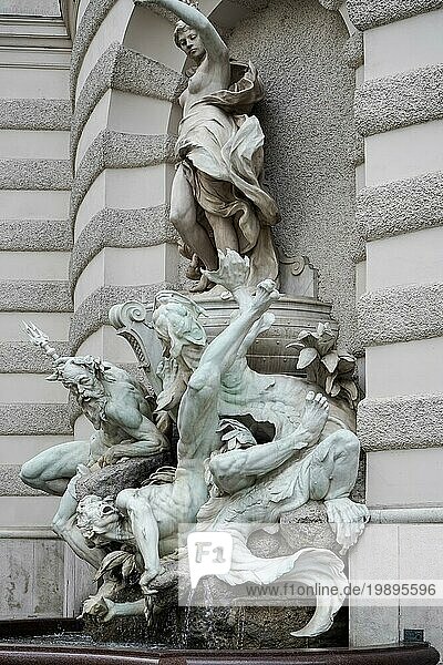 Kraft am Meerbrunnen in der Hofburg in Wien
