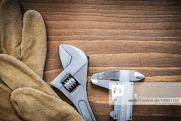 Verstellbarer Schraubenschlüssel Lederschutzhandschuhe Messschieber