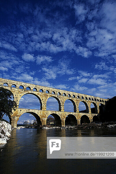 Nimes roman aqueduct