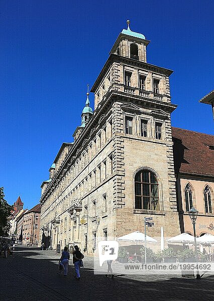 In der Altstadt von Nürnberg  die Sebalduskirche  Sankt Sebald  Mittelfranken  Bayern  Deutschland  Europa