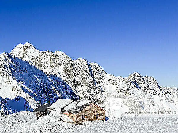 Austria  Tyrol  Secluded hut at summit of Hafelekarspitze