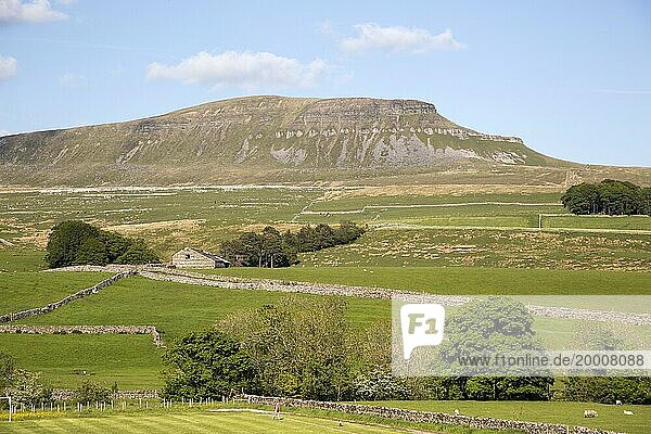 Carboniferous limestone scenery Pen Y Ghent  Yorkshire Dales national park  England  UK from Horton in Ribblesdale