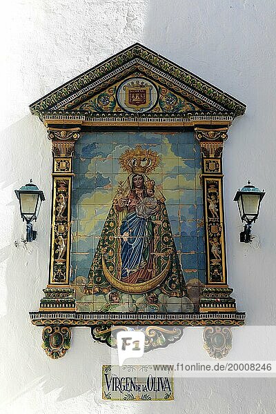 Bild der Jungfrau von Oliva auf Keramikfliesen  Kirche Divino Salvador  Vejer de la Frontera  Provinz Cádiz  Spanien  Europa
