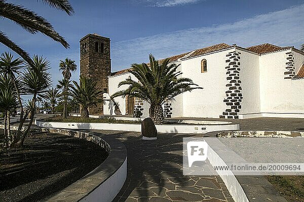Historische Kirche im Dorf Oliva  Fuerteventura  Kanarische Inseln  Spanien  Europa