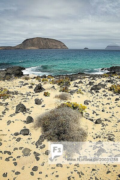Naturschutzgebiet der Insel Montana Clara von der Insel Graciosa aus  Lanzarote  Kanarische Inseln  Spanien  Europa