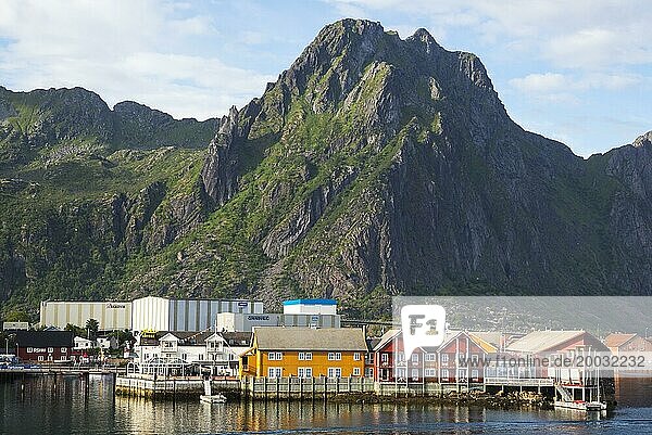 Hafen von Svolvaer  Lofoten Inseln  Nordland  Norwegen  Europa