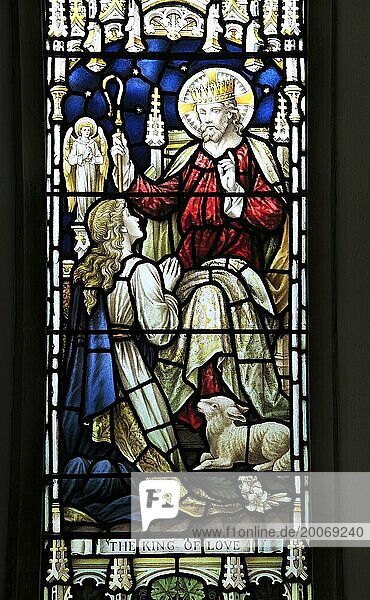 Kirche St. Mary  Gosbeck  Suffolk  England  Vereinigtes Königreich Glasfenster  der König der Liebe